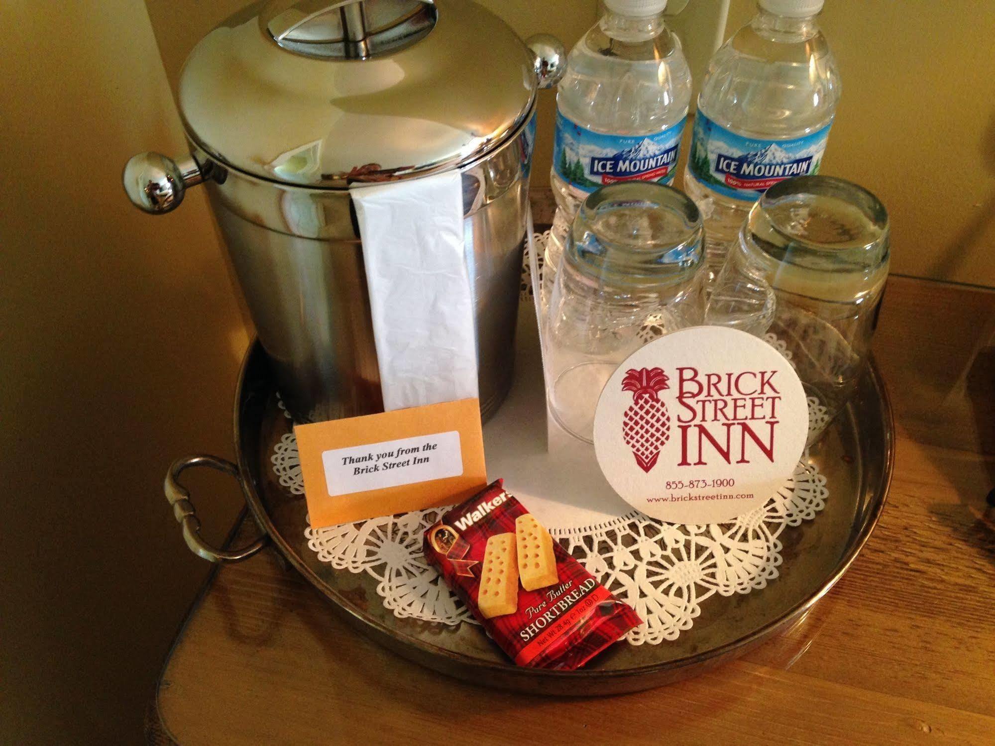 Brick Street Inn Zionsville Extérieur photo
